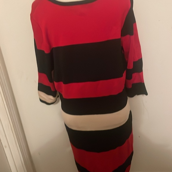 Simply beautiful new tag attached sweater dress - Picture 14 of 15
